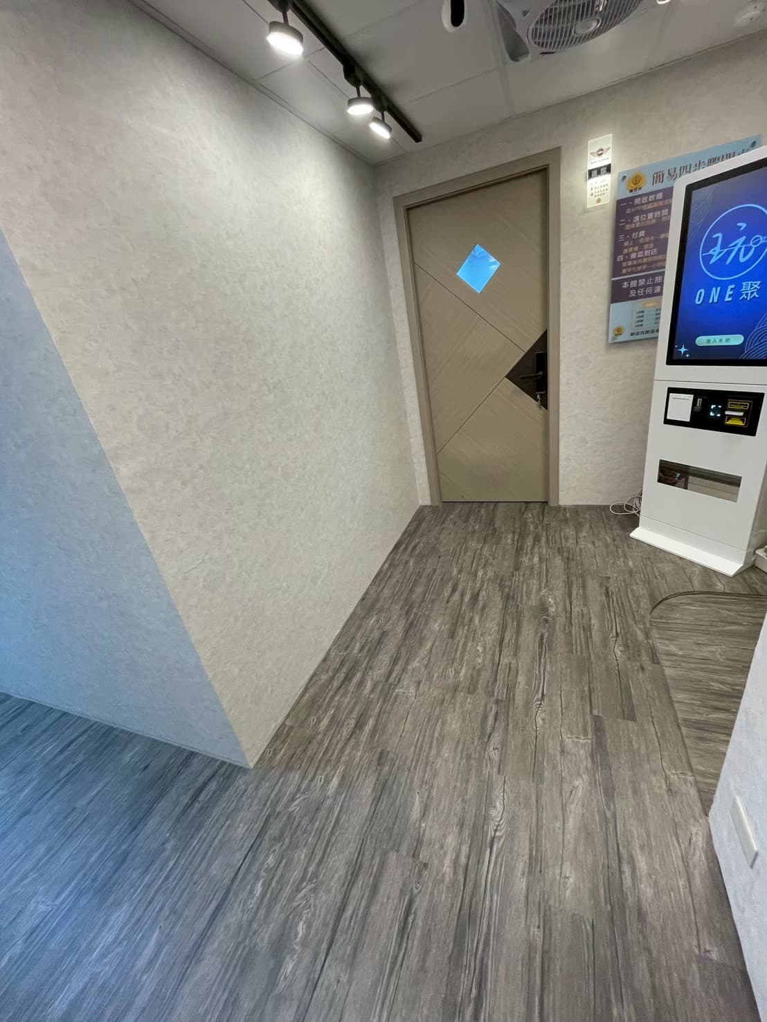 新店桌遊店裝修案 - 施工照片 14