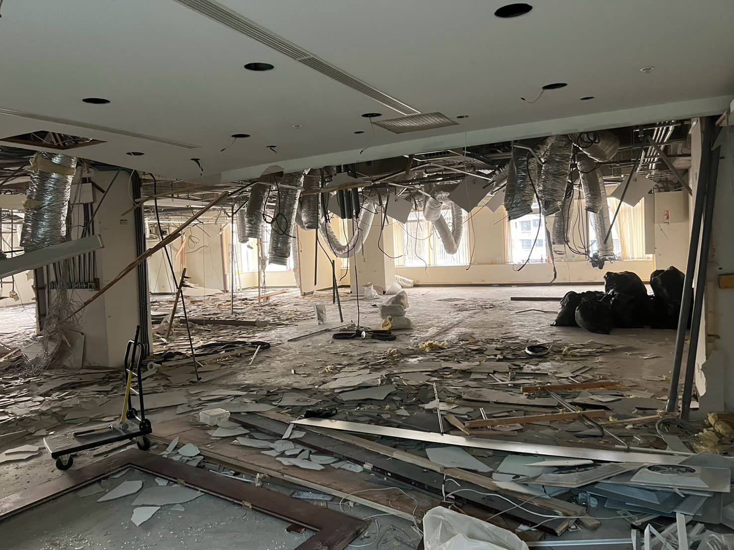 新店辦公快速拆除案 - 施工照片 4