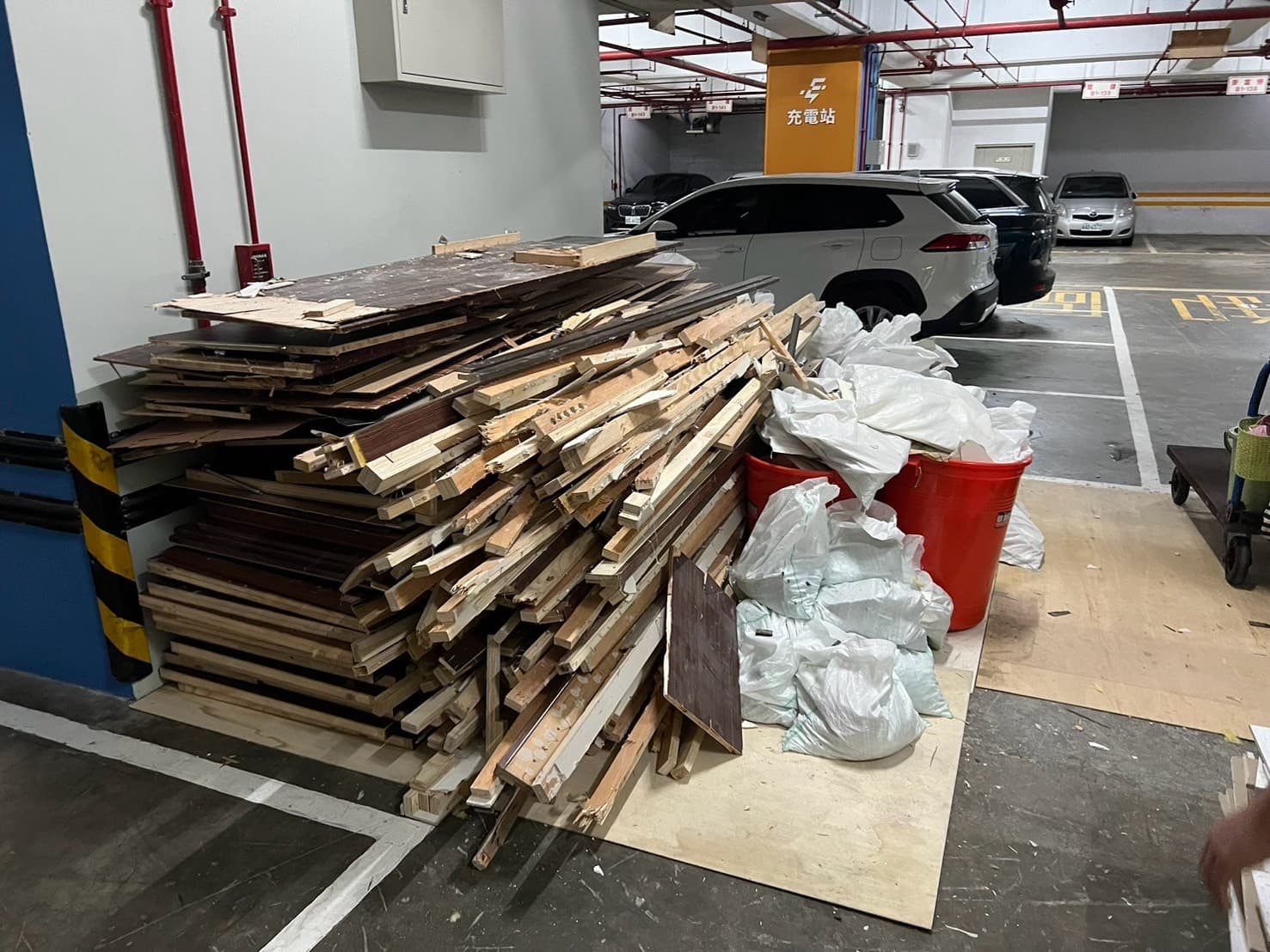 新店辦公快速拆除案 - 施工照片 5