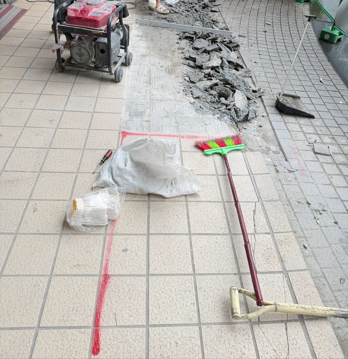 裕隆新設無障礙坡道