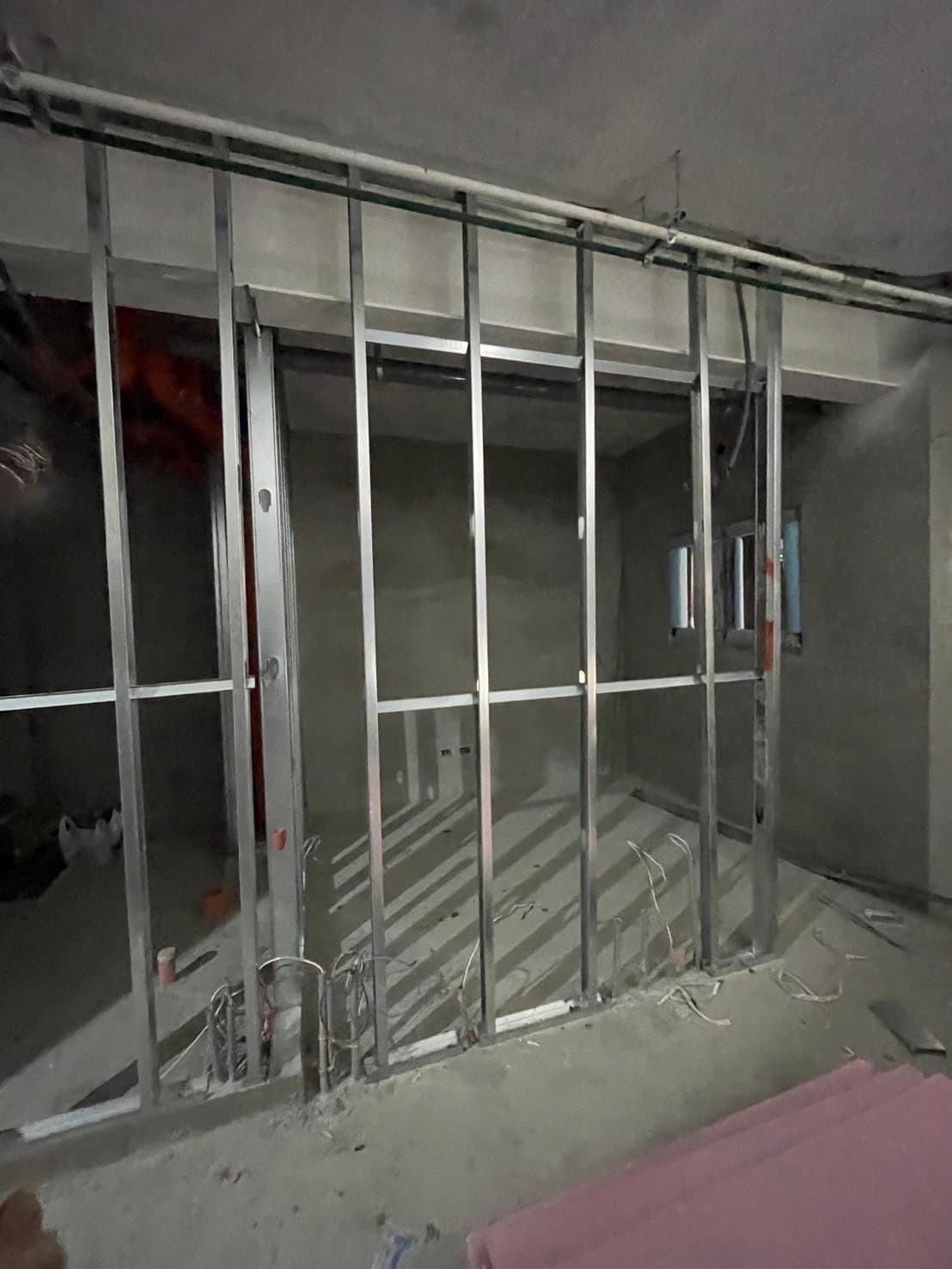 輕隔間施工過程